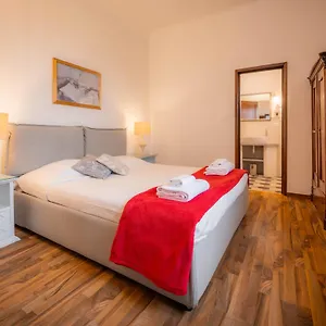 novella-house.it-tuscanyhotel.com/