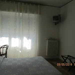 pensione-aurora.hotelitalianriviera.com/